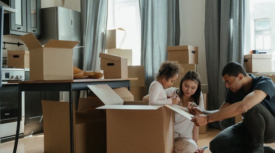 8 Tips to Consider When Hiring A Move-In/Move-Out Cleaning Service